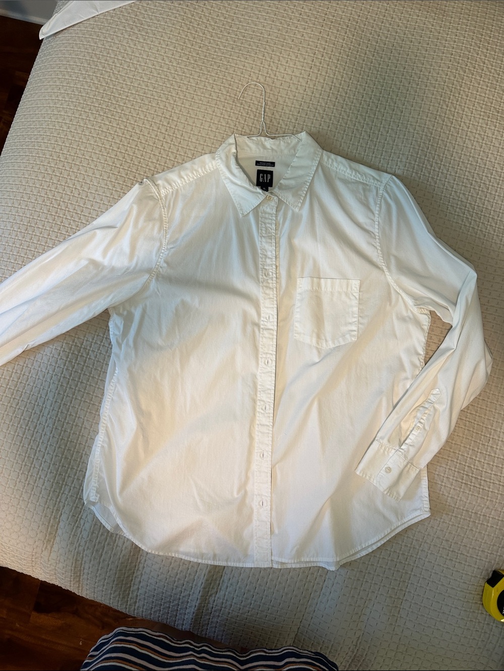 GAP White Oversized Long-Sleeve Button-Down Shirt